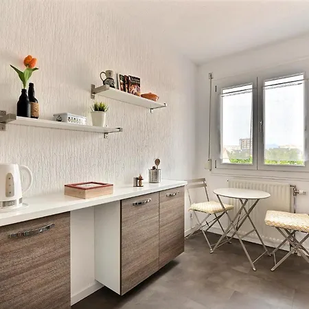 Le Petit Nid De Max Et Sophie 1free Garage Apartment *